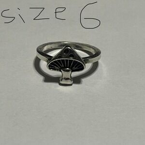 SIZE 6 Silver mushroom ring